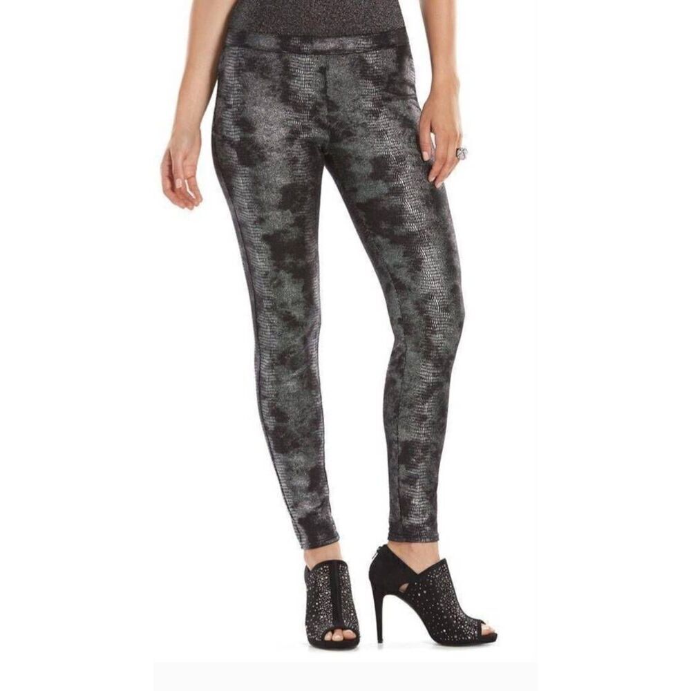 Jennifer Lopez size 12 Foiled Snakeskin Leggings, made of a shiny very soft mate